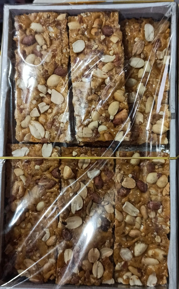 Delicious Rewari Gajak Chikki Ramdana - chikki