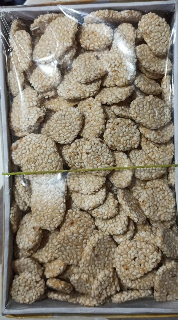 Delicious Rewari Gajak Chikki Ramdana - Rewari