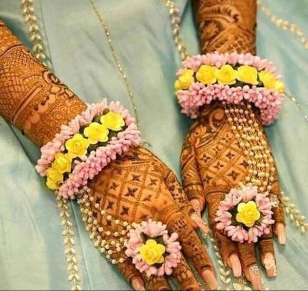Floral Haathphool