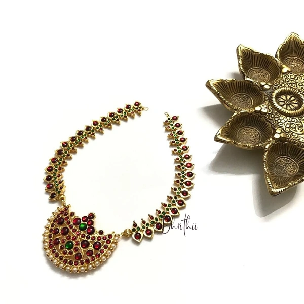 RATHIYE - KEMP SIMPLES D765 - PROVIDED, AVAILABLE IN RED, GREEN AND BLUE ; KINDLY MENTION THE COLOUR IN THE NOTES TAB WHILE CHECKOUT, RED, NECKLACE