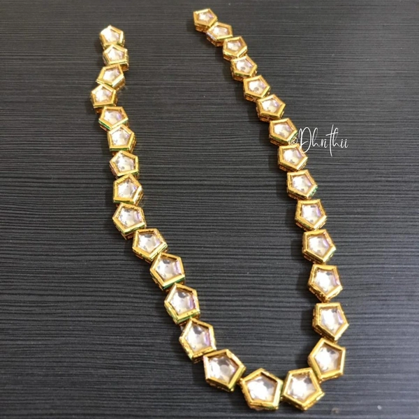 VINI - SINGLE LAYER D768 - PROVIDED , NECKLACE TYPE