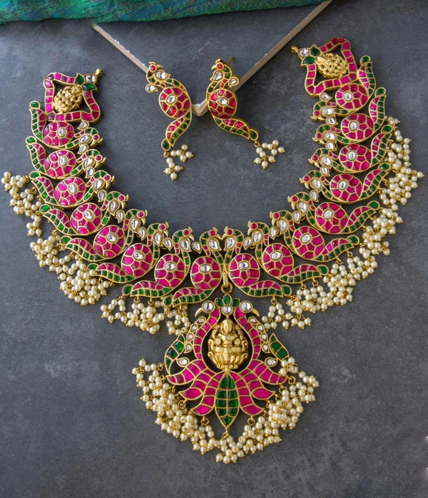 LAKSHMI KUNDAN JADAU NECKLACE D5781 - PROVIDED