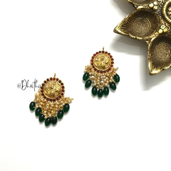 MAAYIL PEARL CLUSTER EARRINGS - GREEN , 4-5-5 cms 