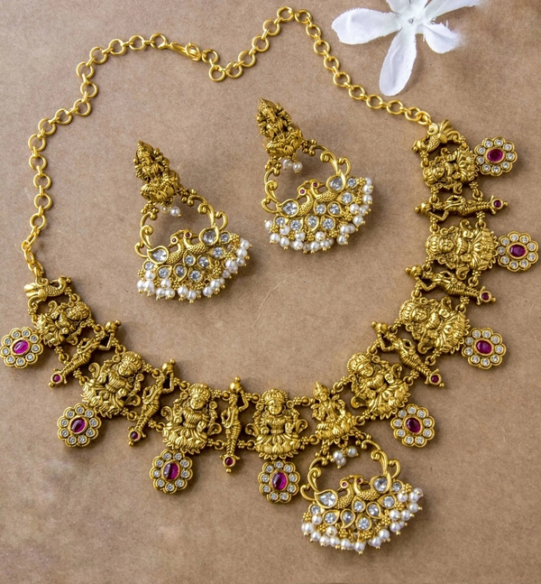 EXCLUSIVELY DESIGNED REAL GOLD LIKE NECKPEICE 