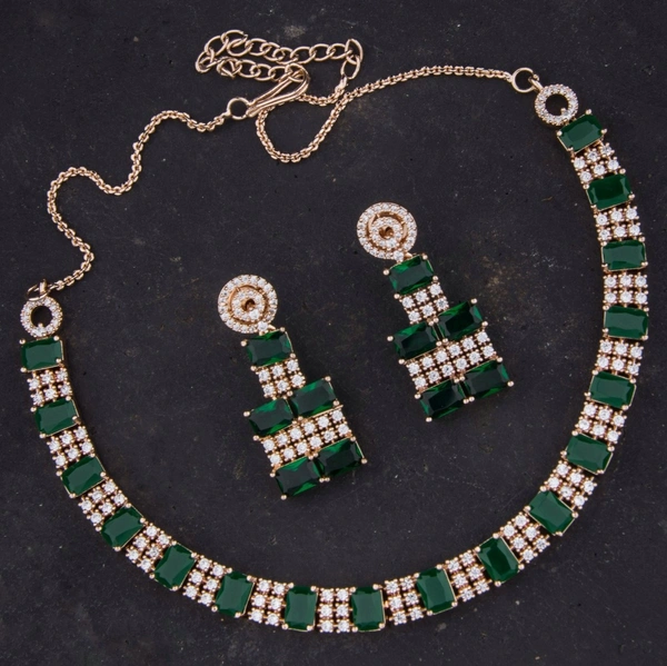 ADORABLE EMERALD AD STONE NECKLACE