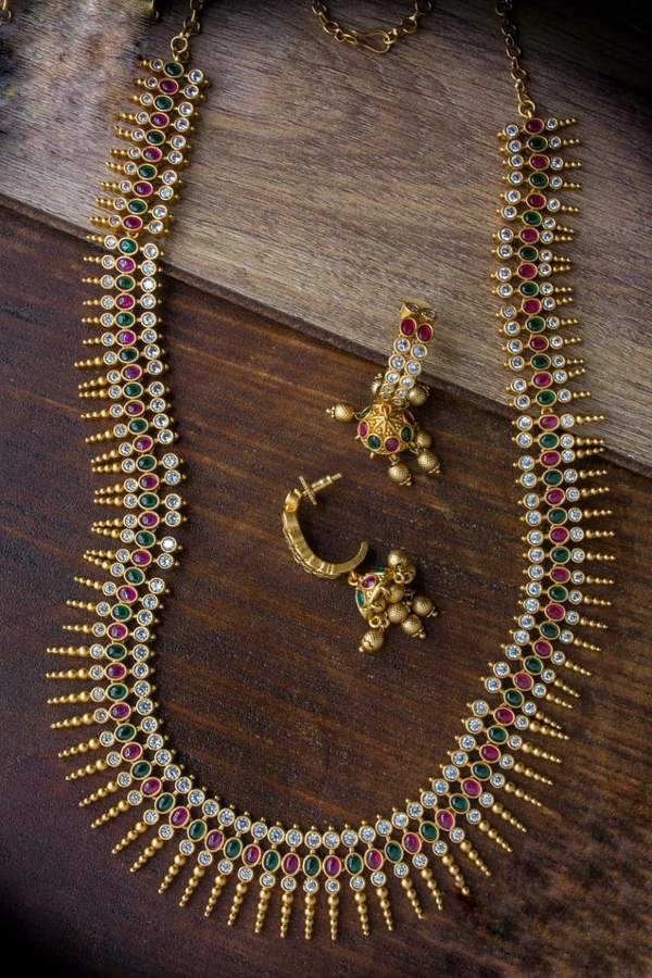 KERALA MULLU MOTTU NECKWEAR - Mixed, INCLUDED