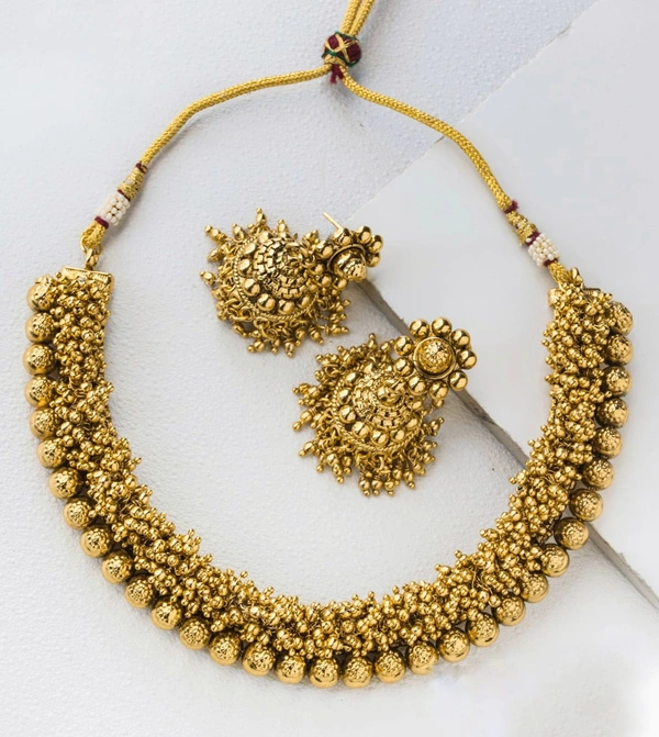 NAYANTHARA GOLD GUNGROO SET 