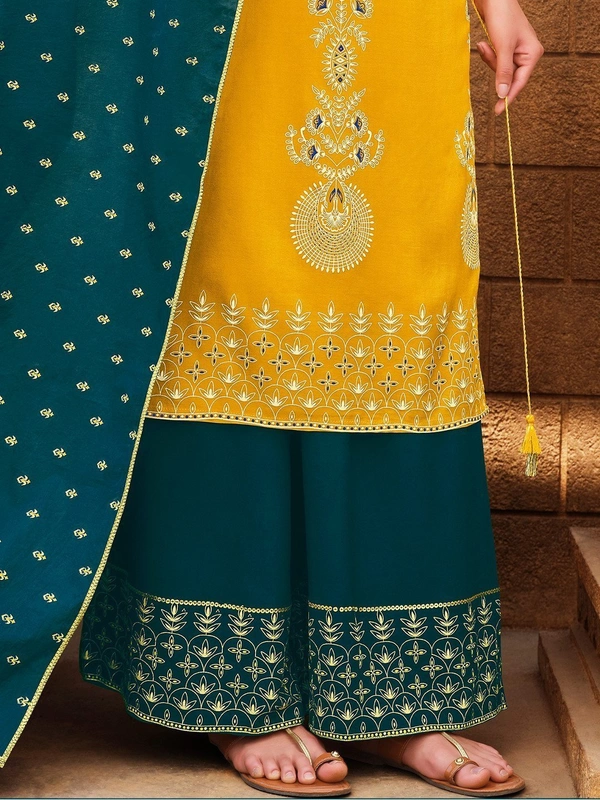 Ladies Collections Sizes Small To Xl SUIT SIZE CHARTSize	To Fit Bust (in)	Front Length (in)	To Fit Waist (in)	To Fit Hip (in)S34.047.028.036.0M36.047.030.038.0L38.047.032.040.0XL40.047.034.042.0XXL42.047.5 - 38-@@42