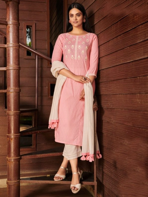 Ladies Collections Sizes Small To Xl SUIT SIZE CHARTSize	To Fit Bust (in)	Front Length (in)	To Fit Waist (in)	To Fit Hip (in)S34.047.028.036.0M36.047.030.038.0L38.047.032.040.0XL40.047.034.042.0XXL42.047.5 - 38-@@42