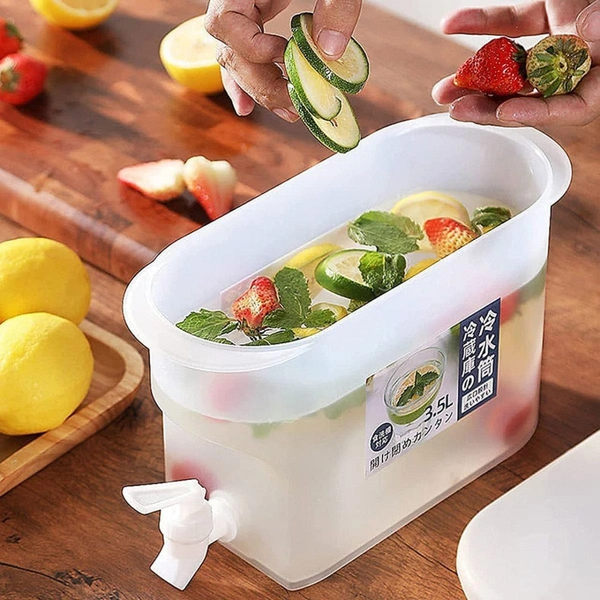 *3.5L Juice Water Dispenser*Material: Food Grade PpProduct Weight : 300 GmsProduct Dimensions : 27.5 x 10 x 17 Cm.    Rs.450