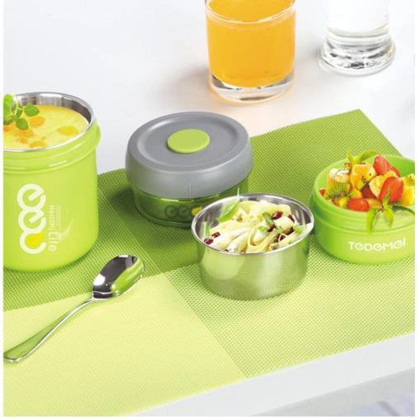 Lunch Box Set•These 3-in-1 food-grade lunch box set has an extra-durable no-leak silicone lining in the lid and twist lock to keep that lid on tight!•The lunch box set features a convenient silicone air hole plug on lids to keep food fresh. A closed plug aerates the food inside•The food tastes just the way it should. Food remains hot inside the containers, PP body insulates the con