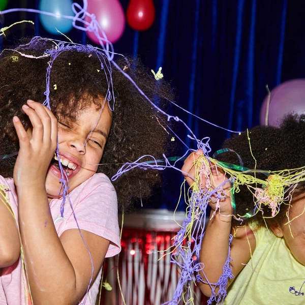 PARTY CRAZY RIBBON SPRAY USED WHILE DOING PARTIES AND GET-TOGETHER CELEBRATIONS AND CAN BE USED BY ALL KINDS OF PEOPLE. ( 6PC )400
