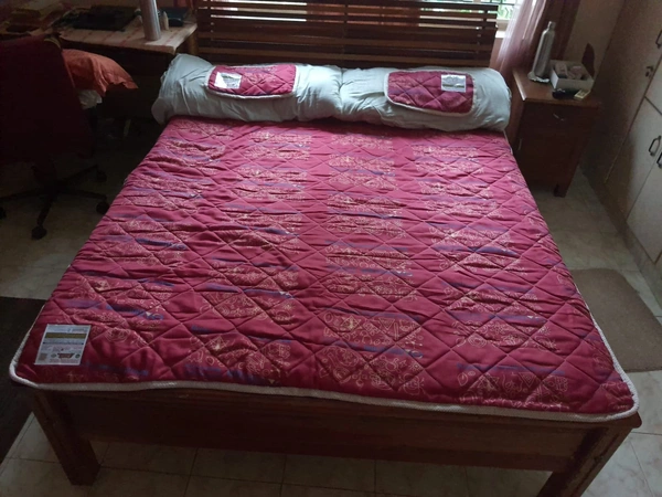 Bio magnetic mattress pad Rs 14,900Water nergy pad 2, wrist band 2, 6 by 5 Double bed (or 6 by 3 2 pieces) , 2 pillows)Combo  pack