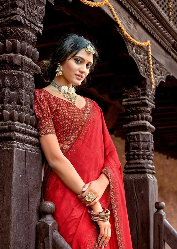 *New Catalogue Launch....*▶️ *Brand- LT Fabrics(Nakoda Kashvi)*▶️**CATLOGUE* - *Sangam*▶️**Fabric * *-   HEVVY VICHITRA SILK  ** Stone Work With Blouse 👚 *▶️ 👉Book Fast👉Ready Stock*😍We always trust in Quality😍*