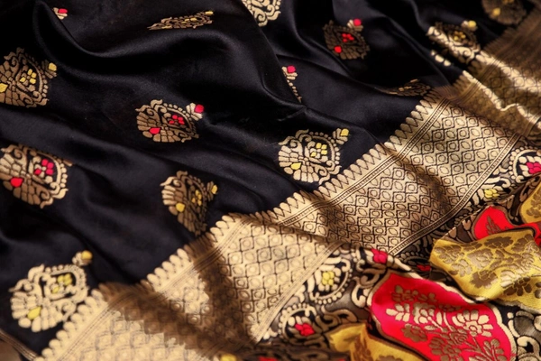 *FABRIC : SOFT LICHI SILK CLOTH.**DESIGN : BEAUTIFUL RICH PALLU & JACQUARD WORK ON ALL OVER THE SAREE.* π *Price : * π β‘οΈ *100% BEST QUALITY* β¬
οΈπ *Once Give Opportunity , Coustomer Satisfaction Is Our Goal*