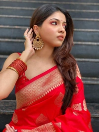 π *BRAND :- SHREE NAKODA ENTERPRISE CREATION* π *FABRIC : SOFT LICHI SILK CLOTH.**DESIGN : BEAUTIFUL RICH PALLU & JACQUARD WORK ON ALL OVER THE SAREE.**BLOUSE : CONTRAST EXCLUSIVE JACQUARD BORDER.* π -* π β‘οΈ *100% BEST QUALITY* β¬
οΈπ *Once Give Opportunity , Coustomer Satisfaction Is Our Goal*