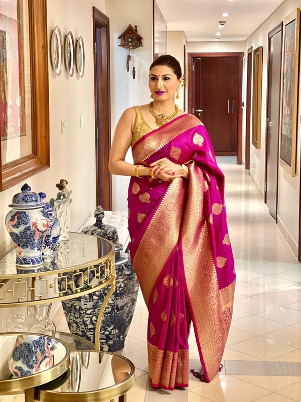 π *BRAND :- SHREE NAKODA ENTERPRISE CREATION* π *FABRIC : SOFT LICHI SILK CLOTH.**DESIGN : BEAUTIFUL RICH PALLU & JACQUARD WORK ON ALL OVER THE SAREE.**BLOUSE : CONTRAST EXCLUSIVE JACQUARD BORDER.* * π β‘οΈ *100% BEST QUALITY* β¬
οΈπ *Once Give Opportunity , Coustomer Satisfaction Is Our Goal*