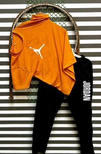 Jordan Lowar + T Shirts - M