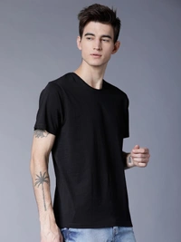 Fambruh Solid Black T Shirt For Men - L