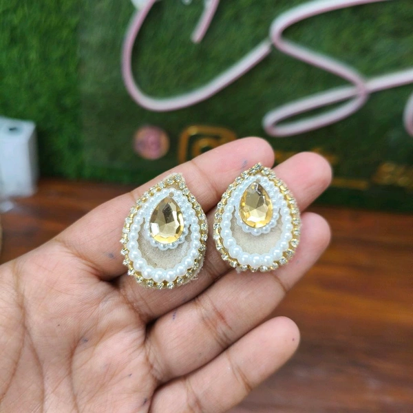 Almond Shape Kundan Patch 10 Pc 