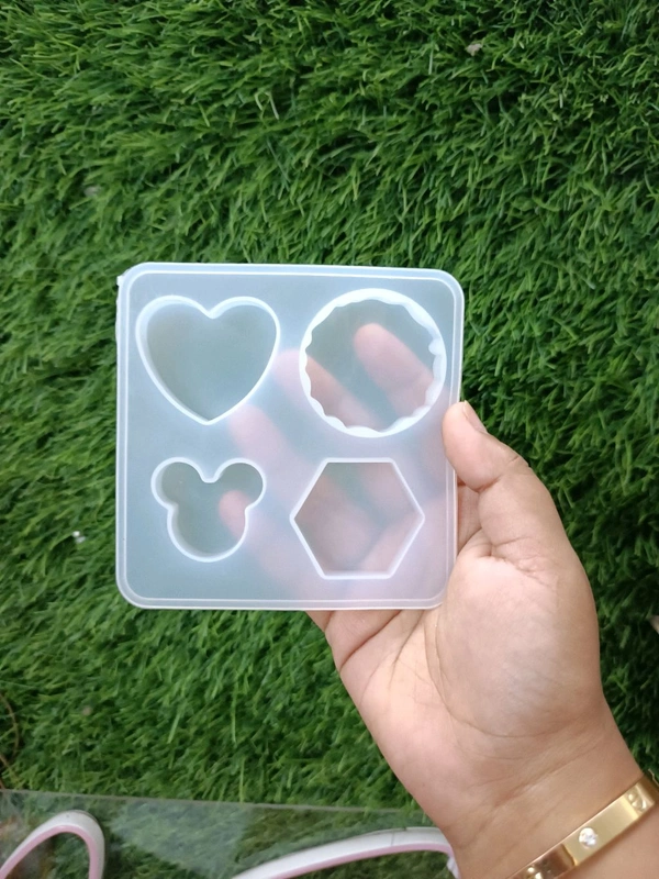 4 in1 Multi Deisgn  Pop Socket/ Keychain Mold 