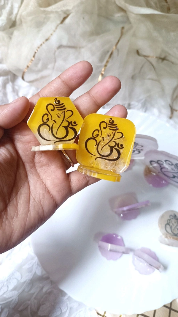 Mini Ganpati stands Size 2" Combo Of 4 Pcs 