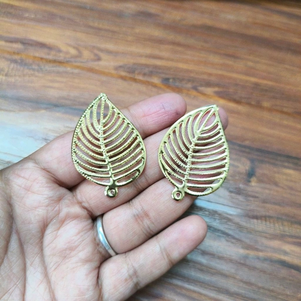 White Golden Leaf Pack Of 10 Pc (4cm) 