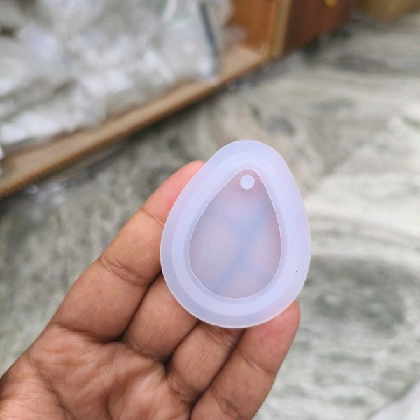 Mini Avacado Zigzag  Mold With Hole 