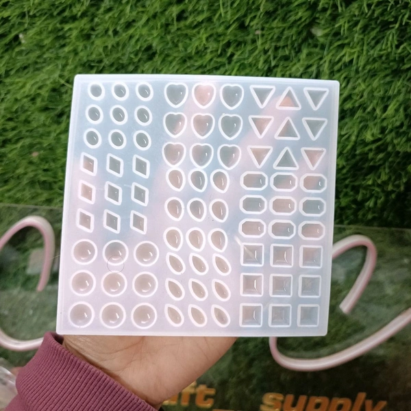 81 Cavity Earing Stud Mold 