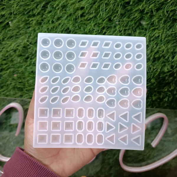 81 Cavity Earing Stud Mold 
