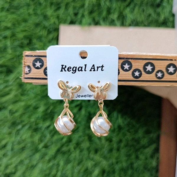 Golden Butterfly Earing Pair 