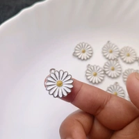 Daisy Metal Charms Pack Of 10 Pc 