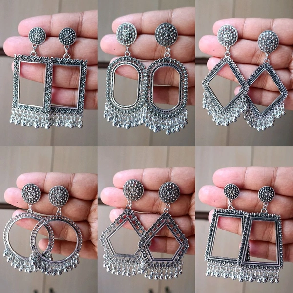 30 Pcs Mix Non Beaded Jhumka 