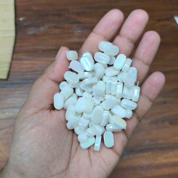 White Holographic Tablet Beads 25 Grms
