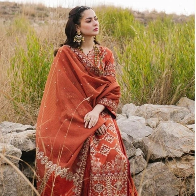 PAKISTANI SUITS