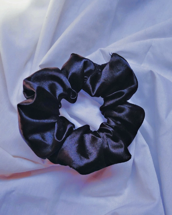 Enyo Scrunchie  - black, Regular