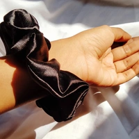 Enyo Scrunchie  - black, Regular