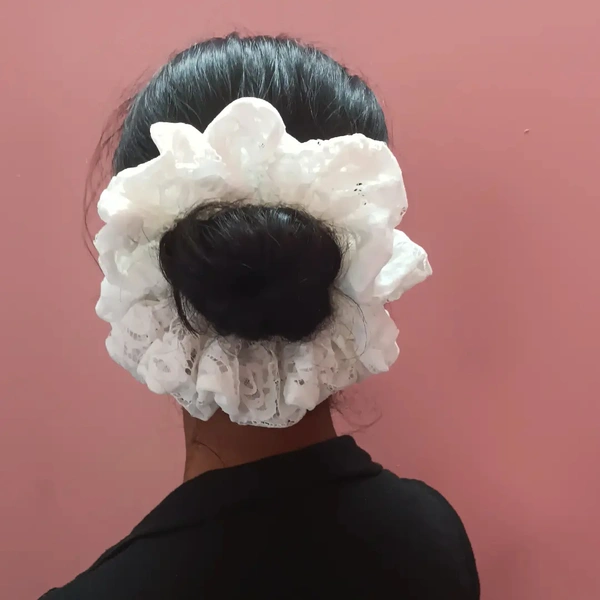 White Lace Scrunchie - White, Mini