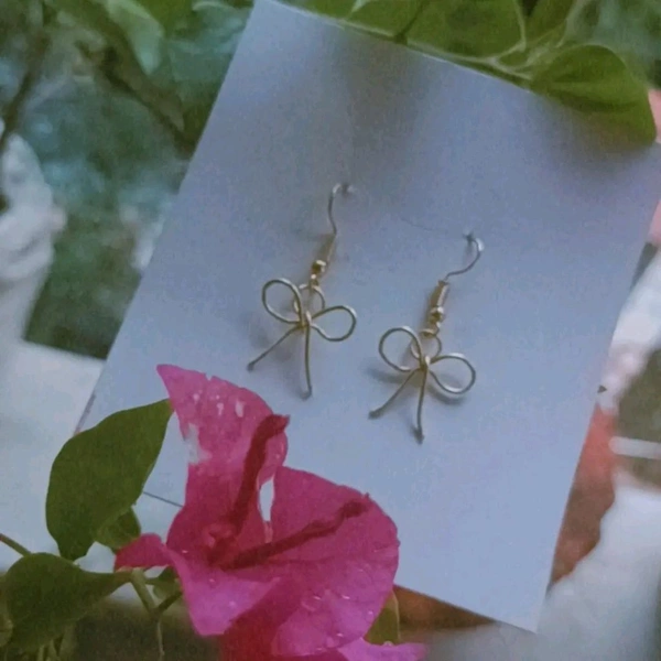 Wire Bow Knot Earrings  - Gold