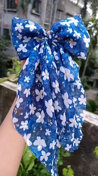 Daisy Bow 