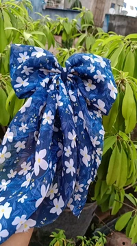 Daisy Bow 