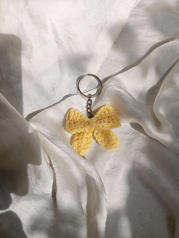 Crochet Bow Keychain  - Cream