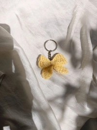 Crochet Bow Keychain  - Cream