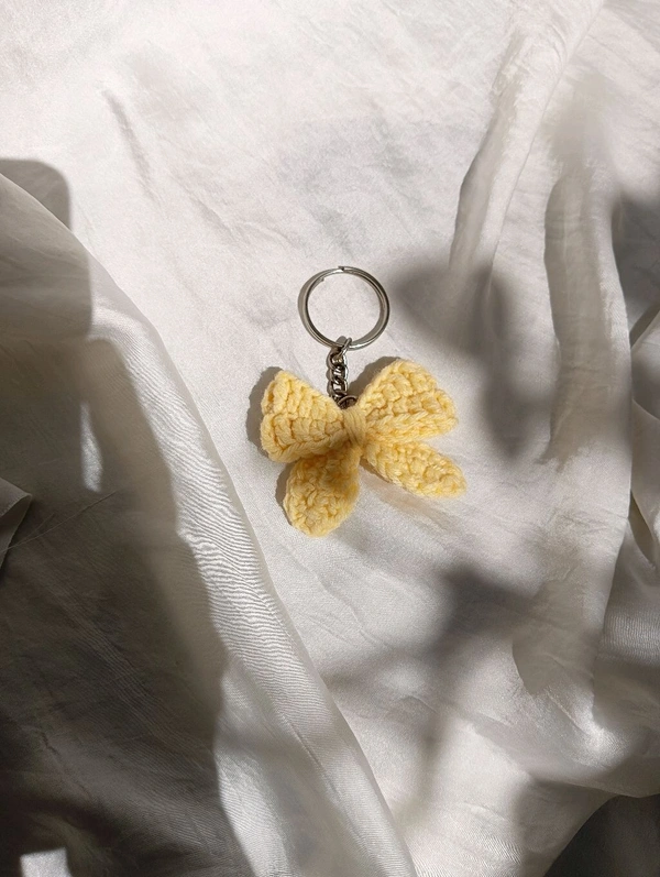 Crochet Bow Keychain  - Cream