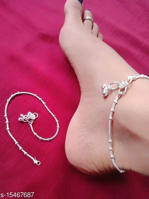 Why Do Women Mostly Wear Silver Toe Rings? | HerZindagi