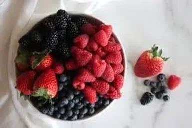CHERRIES & BERRIES