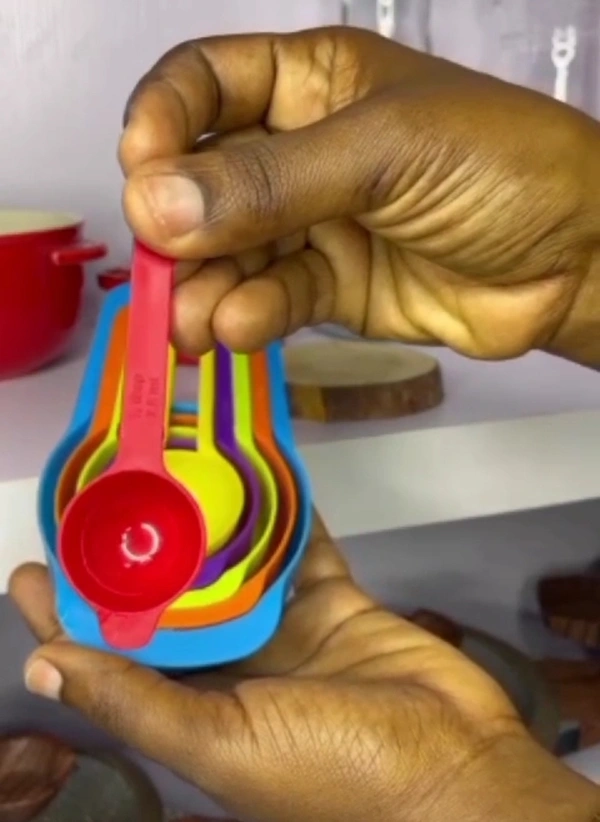 Plastic Measuring Cup