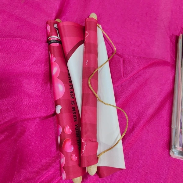 Love 01 - Satin Scrolls