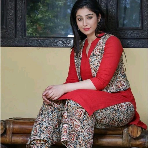 Attractive Woman Kurta Set 
