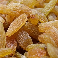 Farmley Long Raisins Premiums Enriched With Vitamin A, Improves Eye Sight, Digestion - 250gm